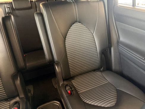 Used 2025 Toyota Highlander XSE AWD/4WD image 40