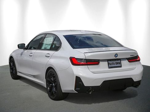 New 2026 BMW 330i Sedan w/ M Sport Package RWD image 4