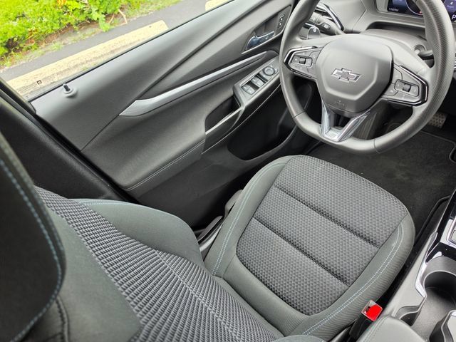Used 2023 Chevrolet Bolt EUV LT FWD image 43