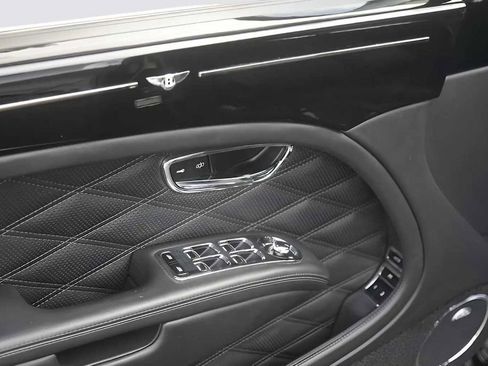 Used 2017 Bentley Mulsanne image 11