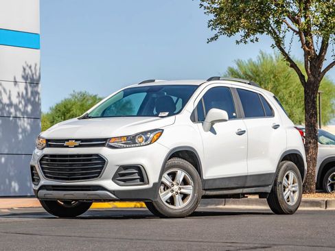 Used 2018 Chevrolet Trax LT w/ LT Convenience Package AWD/4WD image 1