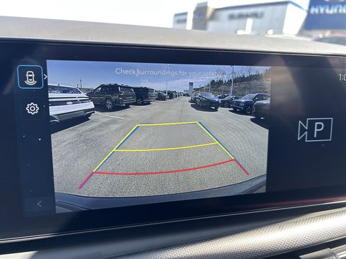 Used 2025 Hyundai Tucson SE image 27