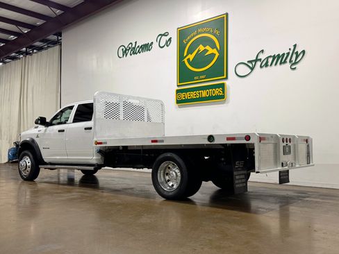 Used 2020 RAM 5500 Tradesman w/ Chrome Appearance Group image 6