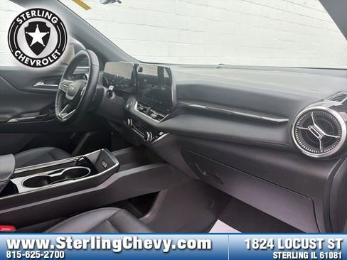 Used 2025 Chevrolet Equinox LT w/ Convenience Package II AWD/4WD image 11