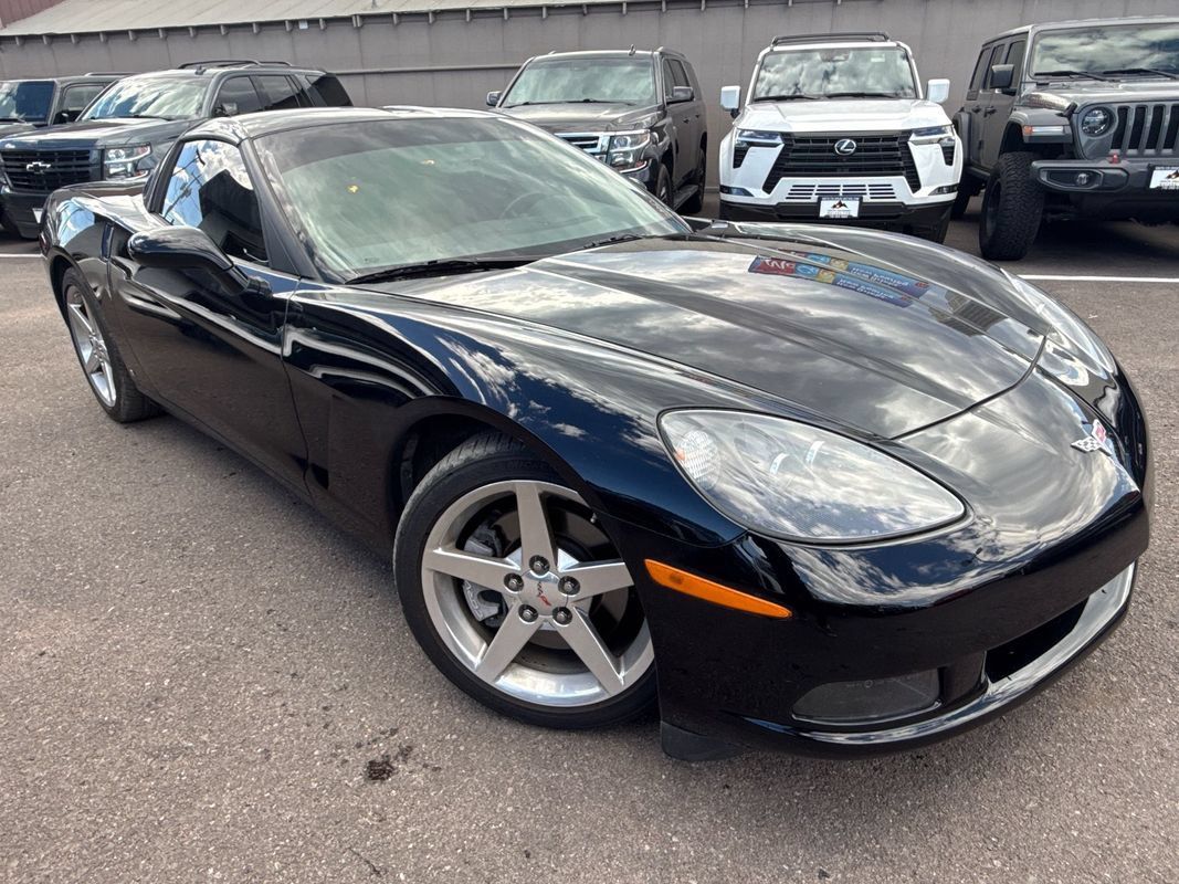Used 2006 Chevrolet Corvette Coupe w/ Preferred Equipment Group RWD image 1