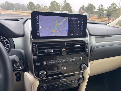 Used 2023 Lexus GX 460 Premium image 23