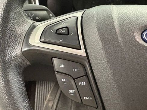 Used 2020 Ford Fusion SE image 15