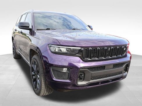 Used 2022 Jeep Grand Cherokee L Overland w/ Advanced Protech Group III AWD/4WD image 11