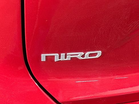 Certified 2023 Kia Niro LX image 24