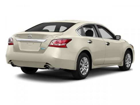 Used 2014 Nissan Altima 2.5 S image 2