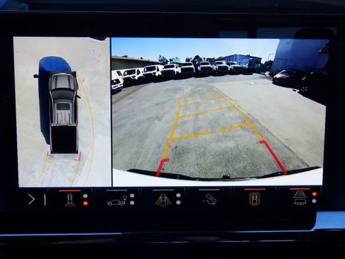 Used 2025 Chevrolet Silverado 1500 ZR2 w/ Technology Package image 14