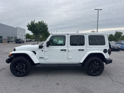 Used 2025 Jeep Wrangler Unlimited Sahara image 8