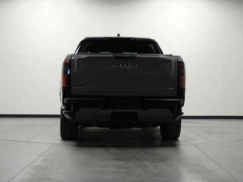 Used 2024 GMC Sierra EV Denali AWD/4WD image 5
