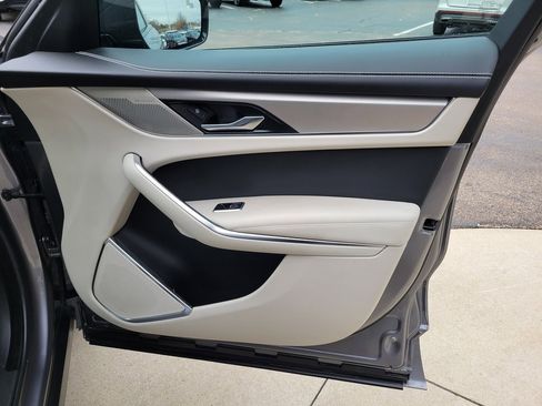 Used 2024 Jaguar F-PACE R-Dynamic S image 28