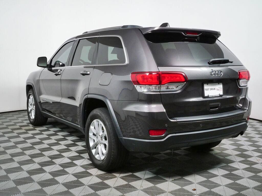 Used 2021 Jeep Grand Cherokee Laredo X RWD image 3