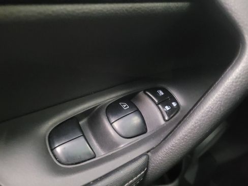 Used 2020 Nissan Rogue SV FWD image 27