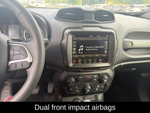 Used 2023 Jeep Renegade Latitude AWD/4WD image 17