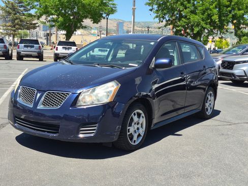 Used 2009 Pontiac Vibe w/ Preferred Package FWD image 10