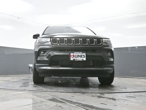 New 2026 Jeep Compass Latitude image 37