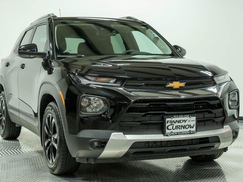 Certified 2023 Chevrolet TrailBlazer LT w/ Convenience Package FWD image 2