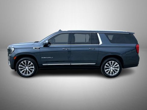 Used 2021 GMC Yukon XL Denali w/ Denali Premium Package AWD/4WD image 8