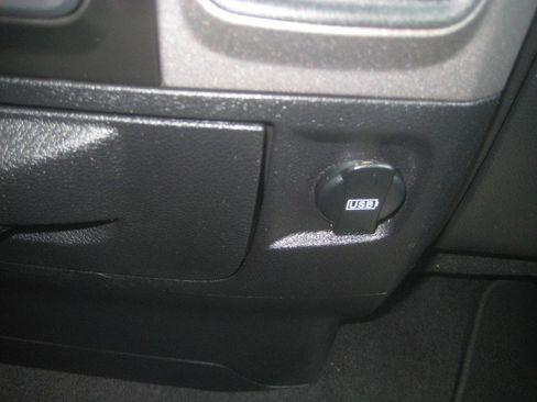 Used 2014 RAM 1500 Express image 19