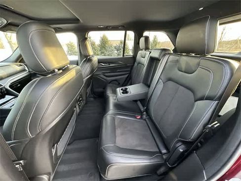 Used 2023 Jeep Grand Cherokee Altitude image 20