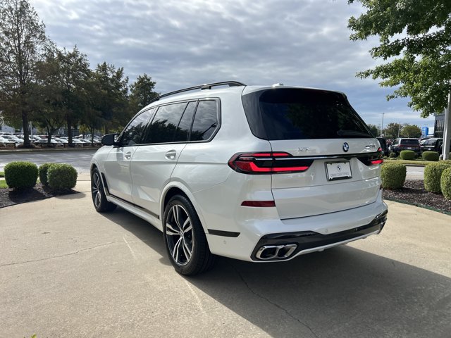 Certified 2025 BMW X7 M60i AWD/4WD image 3