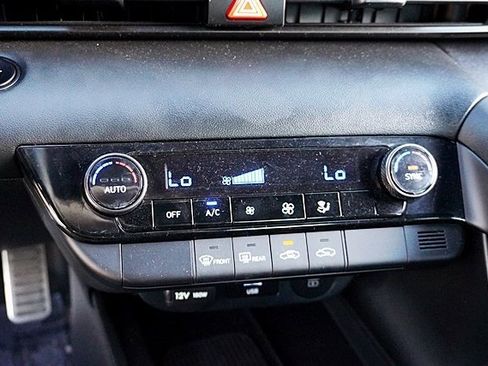 Used 2025 Hyundai Elantra Sport image 25