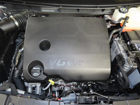 Used 2023 Chevrolet Traverse Premier AWD/4WD image 8