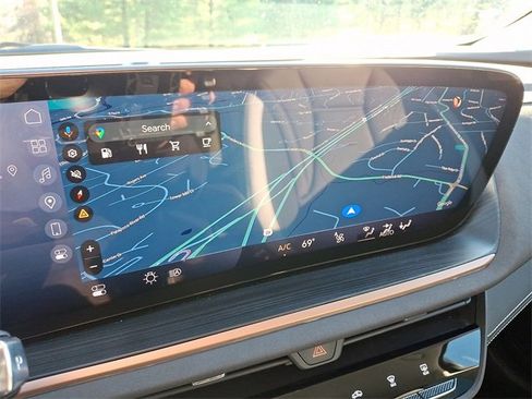 Certified 2025 Buick Envision Sport Touring image 15