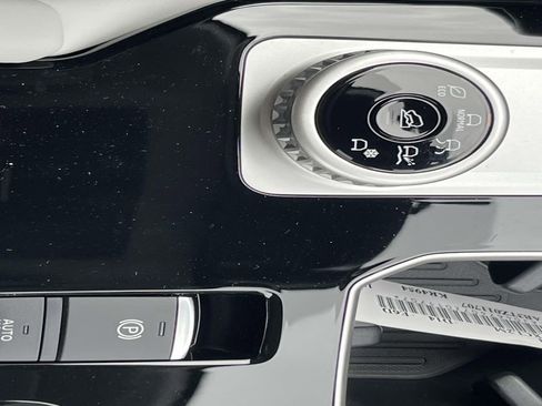 New 2026 Mitsubishi Outlander SE FWD image 21