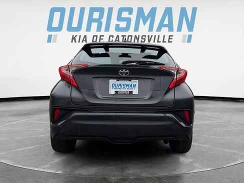 Used 2018 Toyota C-HR XLE image 5