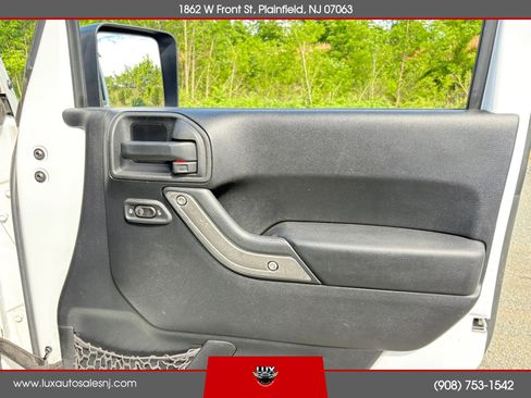 Used 2015 Jeep Wrangler Unlimited Sport w/ Quick Order Package 24S AWD/4WD image 23
