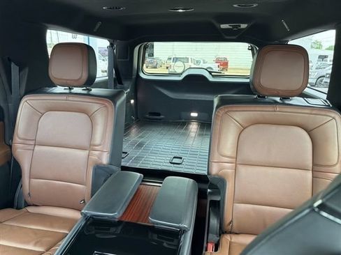 Used 2024 Lincoln Navigator L Reserve AWD/4WD image 29