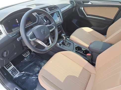 Used 2023 Volkswagen Tiguan SE R-Line FWD image 15