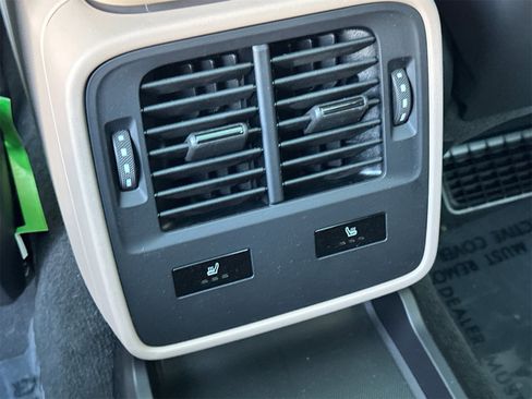 Used 2025 Porsche Taycan image 15