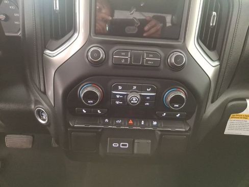 Used 2020 Chevrolet Silverado 1500 LT w/ All-Star Edition image 17