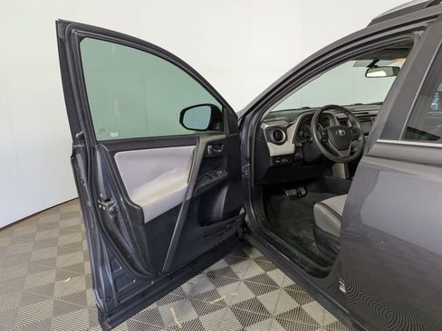 Used 2014 Toyota RAV4 XLE image 13