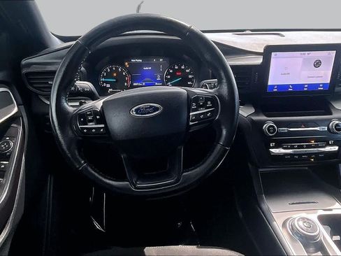 Used 2020 Ford Explorer XLT RWD image 6