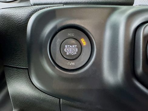 Used 2023 Jeep Wrangler Unlimited Sahara AWD/4WD image 16