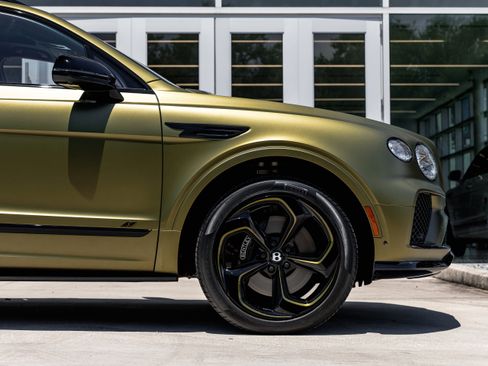 Used 2024 Bentley Bentayga image 8