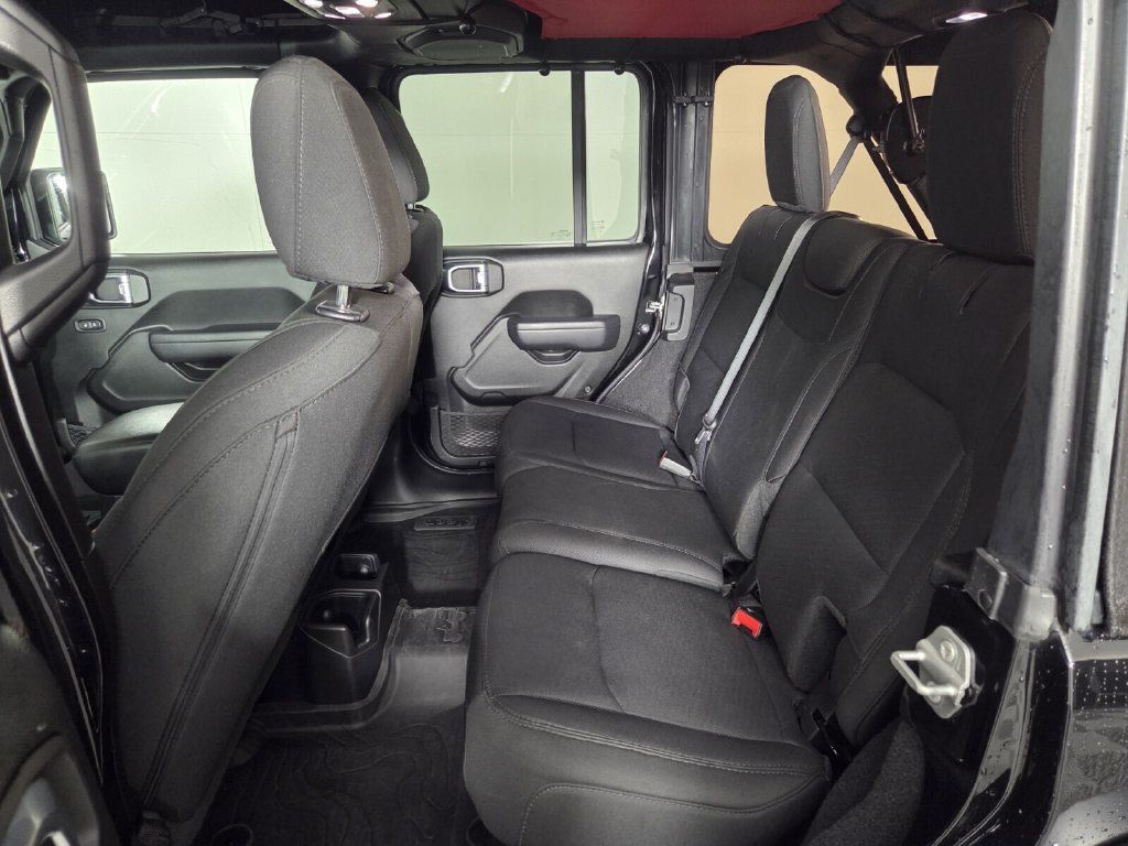 Used 2022 Jeep Wrangler Unlimited Sport AWD/4WD image 43