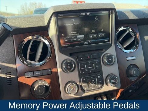 Used 2015 Ford F250 Lariat w/ Lariat Interior Package image 15