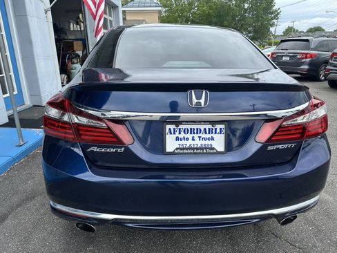 Used 2017 Honda Accord Sport image 10