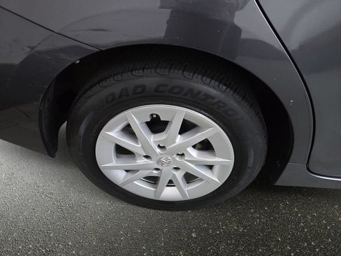 Used 2014 Toyota Prius V Three FWD image 31