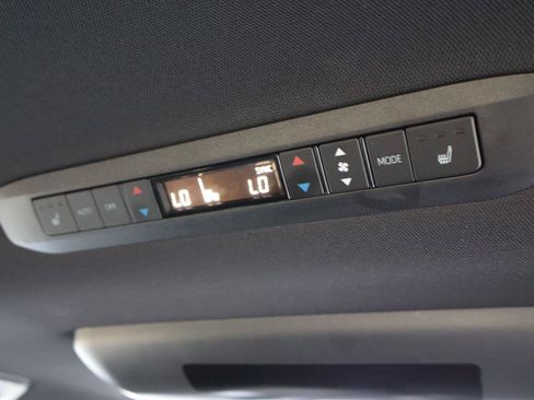 Used 2026 Toyota Sienna Platinum AWD/4WD image 20