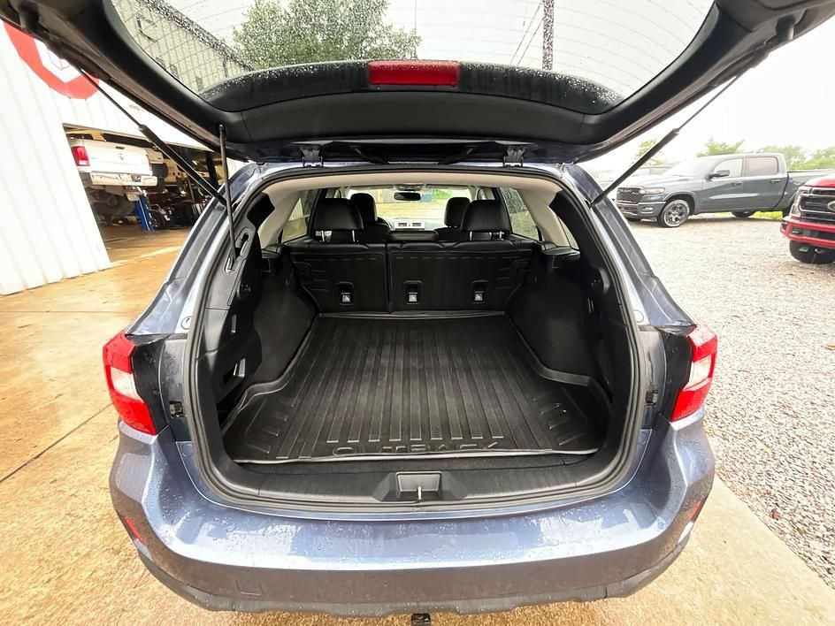 Used 2017 Subaru Outback 2.5i Limited AWD/4WD image 8