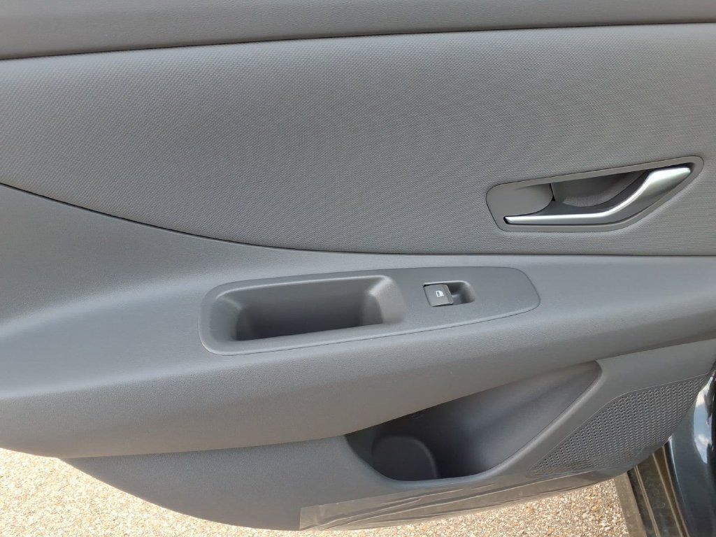 Used 2026 Hyundai Elantra SEL Sport Premium FWD image 9
