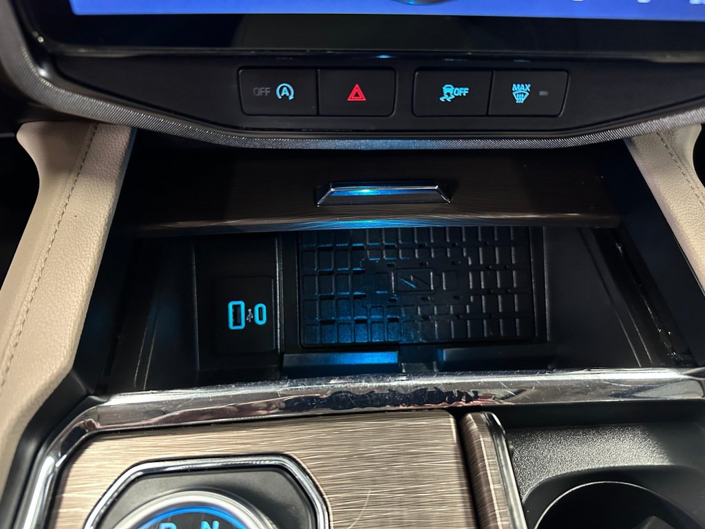 Used 2024 Ford Expedition Limited AWD/4WD image 17
